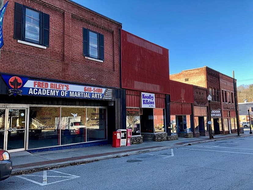 Canton, North Carolina — served by Steady Flame Fireplaces